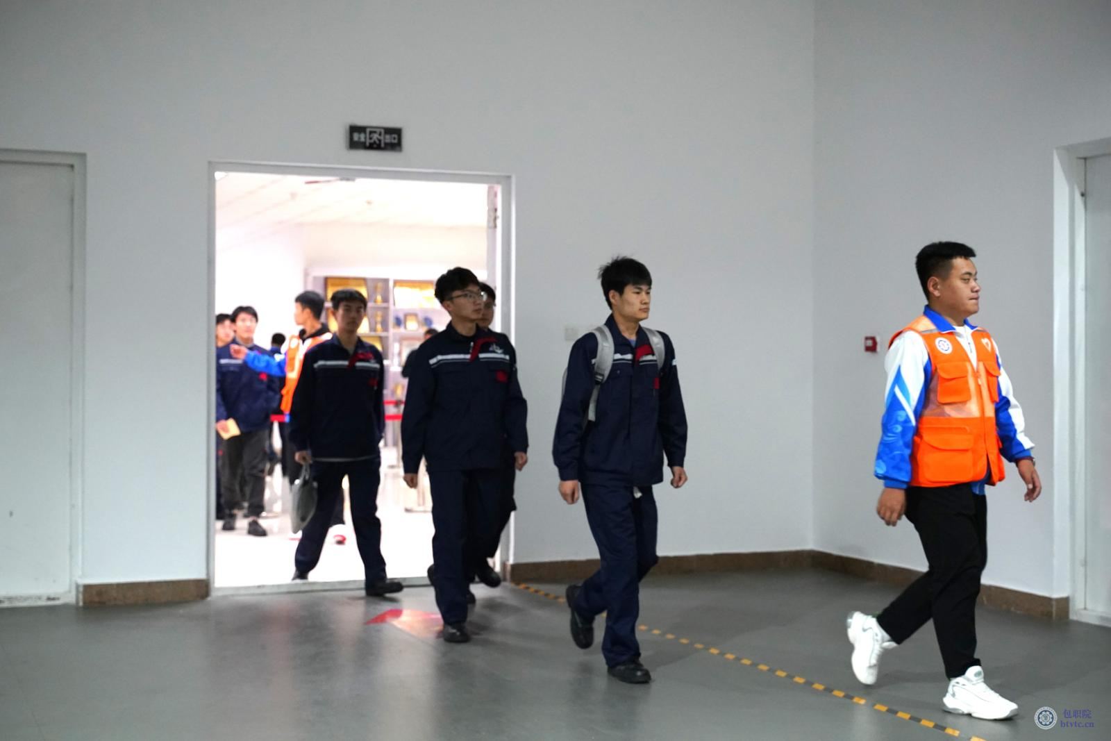 入场1.jpg 入场1.jpg