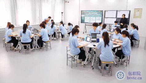 图12教学场景3.jpg 图12教学场景3.jpg